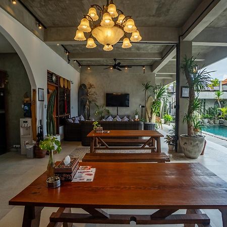 The Breeze Stay And Surf Canggu Eksteriør bilde