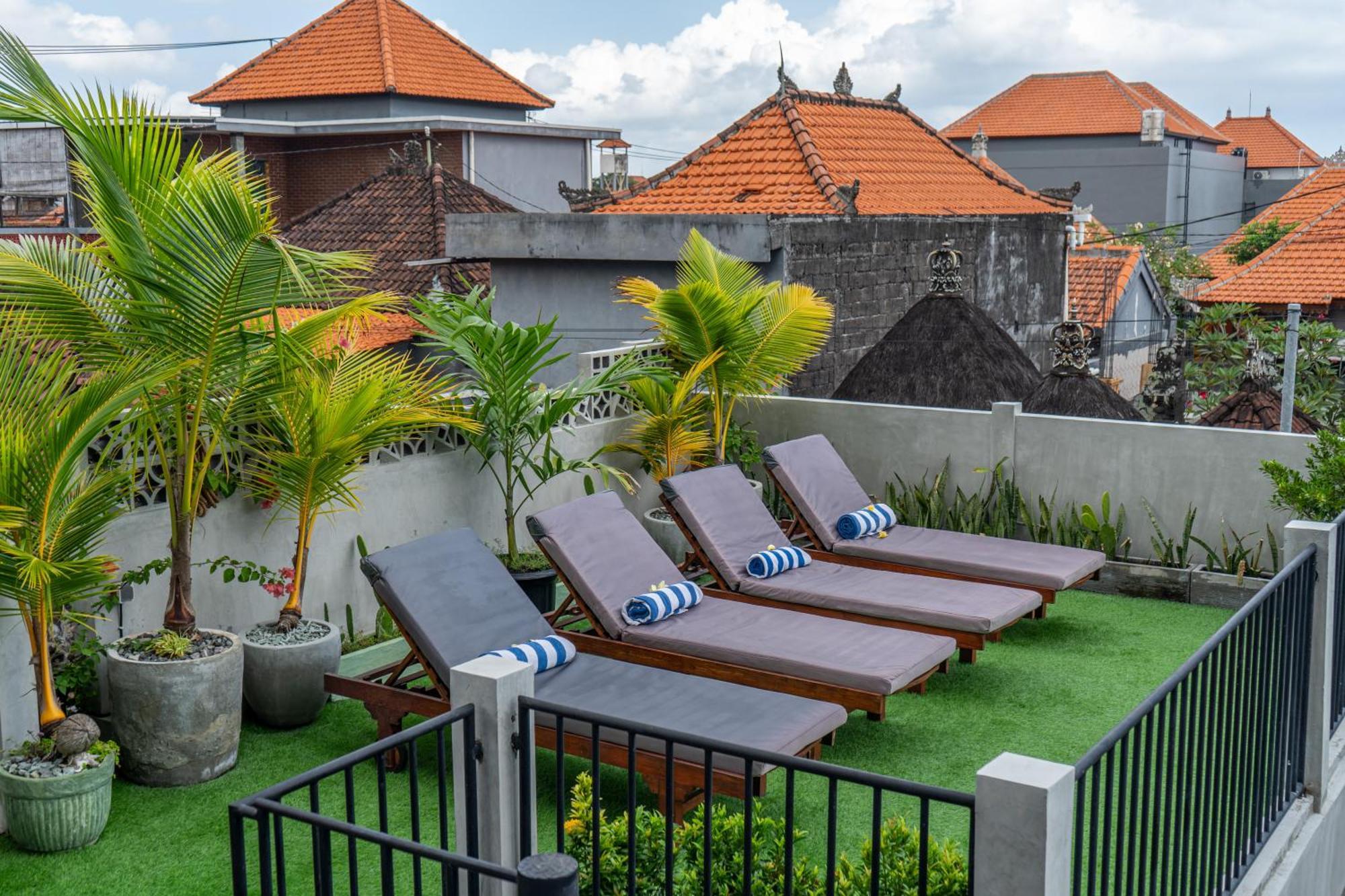 The Breeze Stay And Surf Canggu Eksteriør bilde