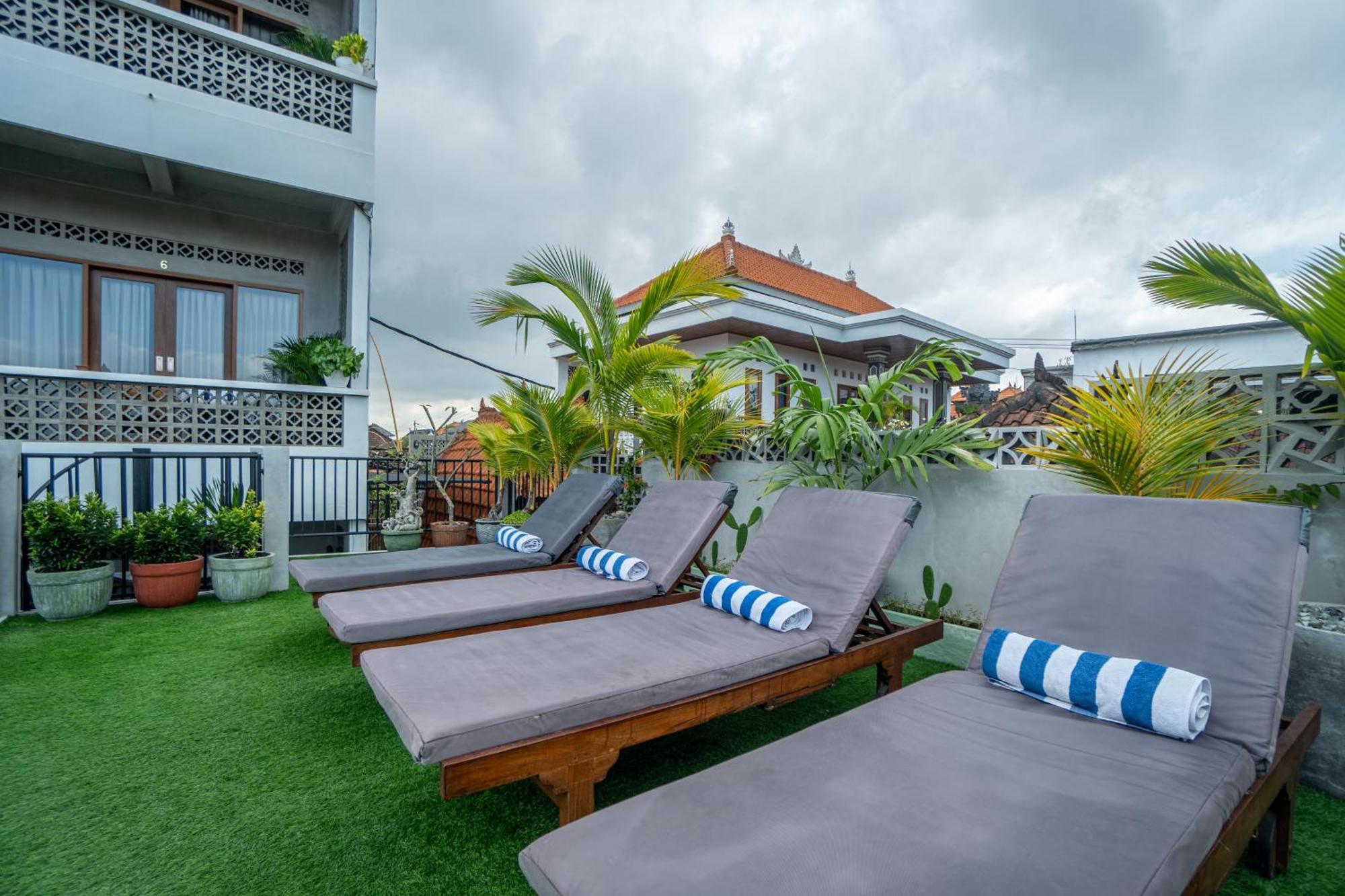 The Breeze Stay And Surf Canggu Eksteriør bilde