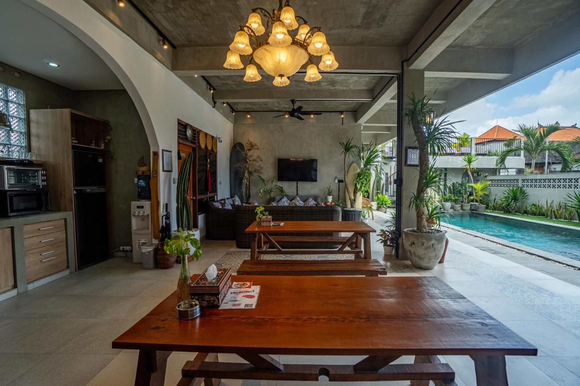 The Breeze Stay And Surf Canggu Eksteriør bilde